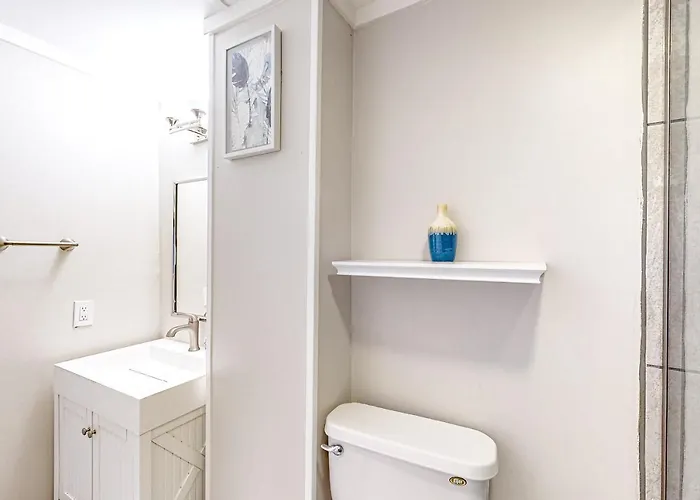 7213 Flood Reef - Unit 4 *